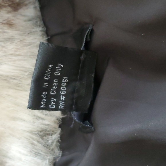 Surell Faux Rabbit Fur Vest M/L Chinchilla color - Picture 5 of 5